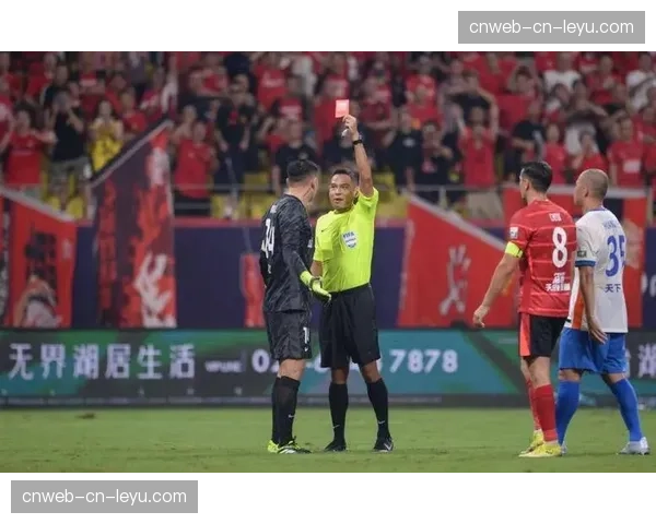 VAR争议再起：中超裁判判罚标准是否亟待统一？